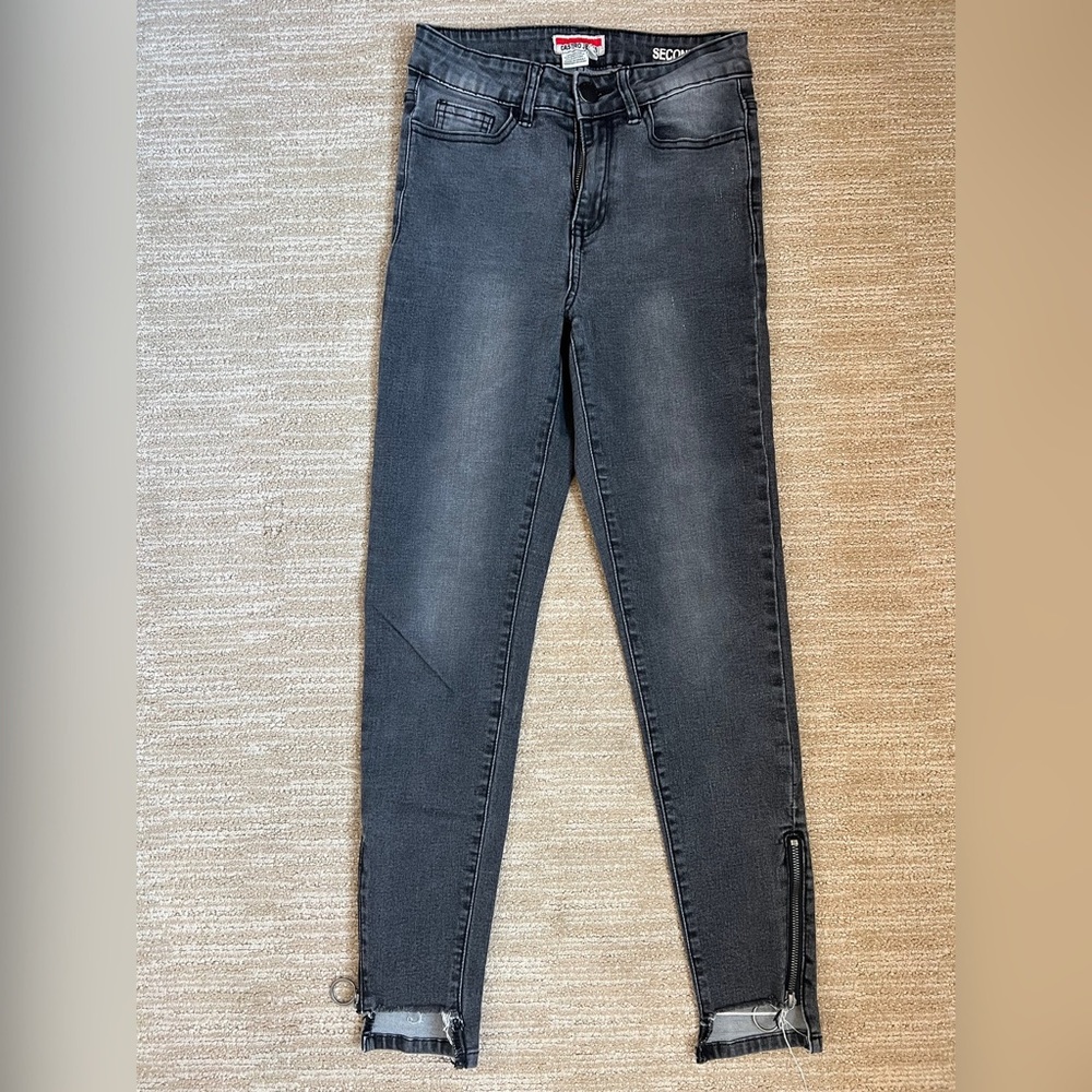 BLACK SKINNY JEANS